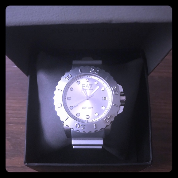 Emporio Armani Other - STUNNING Emporio Armani silver watch! (Sz: Mens)